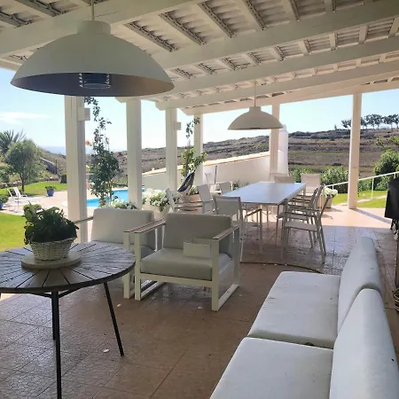 Guincho, Villa