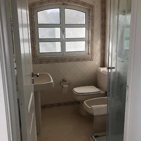 Villa Guincho, *